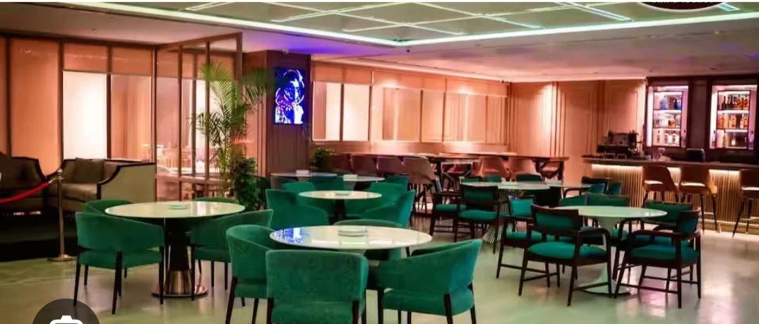 Grand Bar and Lounge